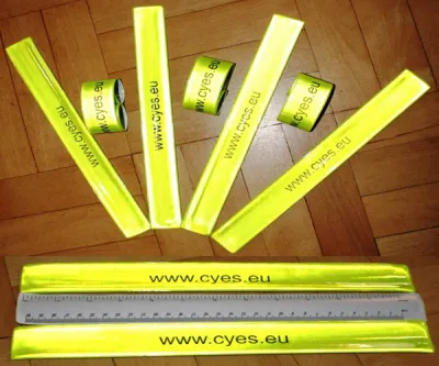 CYes wristband reflection